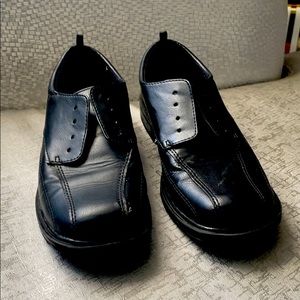 Boy dress shoes, size 5, Black